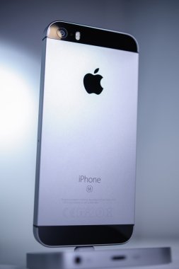 Unboxing ve ilk koşmak-in belgili tanımlık yeni iphone Se