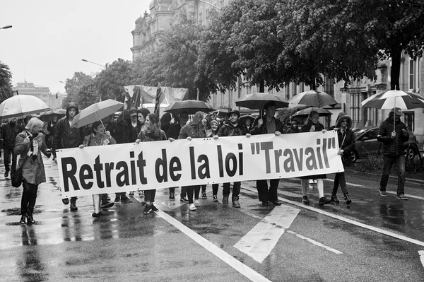 Uzavřená ulice na protest proti francouzským pracovním reformám — Stock fotografie