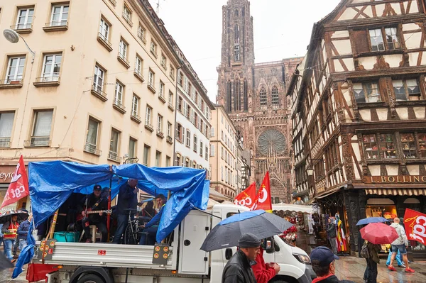 Strasbourg transportation paralyzed during protest