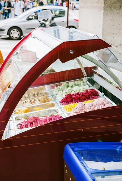 Ice Cream  store in Paris — Stock Photo, Image