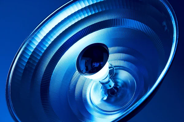 Tıbbi ortamda mavi ışık yansıtıcı — Stok fotoğraf