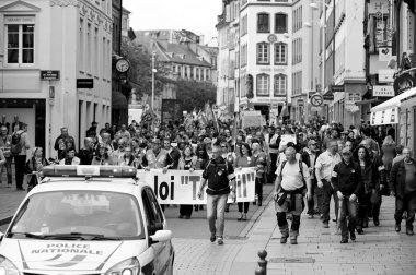 İş hukuku Fransa karşı protesto
