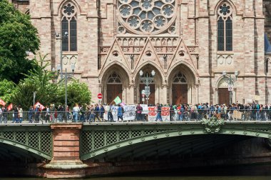 Pont d'Auvergne Protestanlar ile