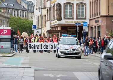 İş hukuku Fransa karşı protesto