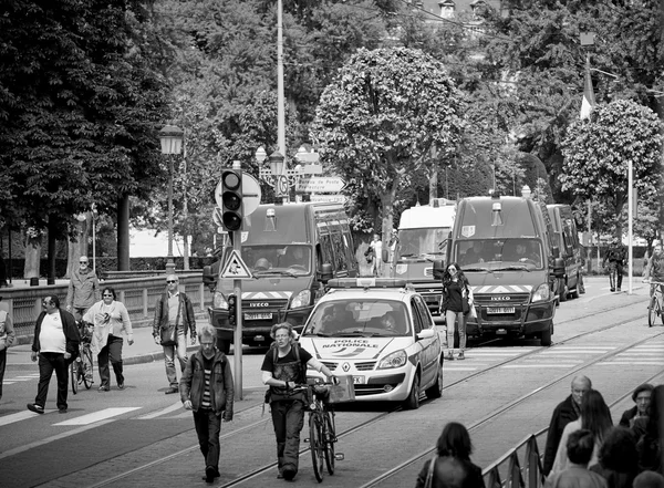 Carrinhas da polícia em protesto — Fotografia de Stock