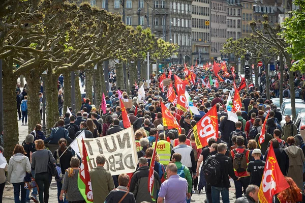 Umístit Broglie s protestátory — Stock fotografie