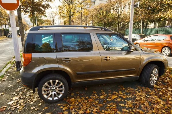 Maroon metallic Skoda Yeti 4 * 4 — стоковое фото