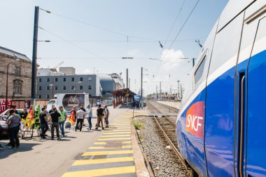 Operatör Strike - Barbekü yapma protestocu SNCF Fransız demiryolu