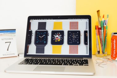 Apple bilgisayarlar Web sitesi vitrine Apple Watch kayışlar ve yüzler
