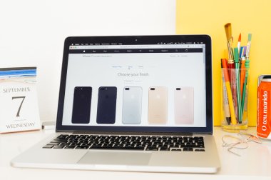 Apple bilgisayarlar Web sitesi iphone 7 vitrine bitirmek
