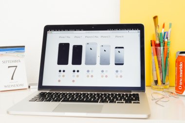 Tüm iphone aralığı vitrine Apple bilgisayarlar Web sitesi