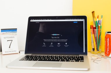 Apple bilgisayarlar için dokunun Siri vitrine Web sitesi