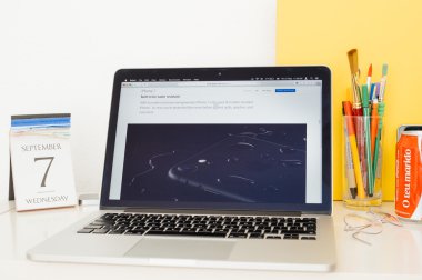 İphone 7 üzerinde sıçrama vitrine Apple bilgisayarlar Web sitesi