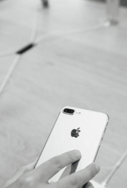 yeni çift kamera iphone 7 arayan kadın