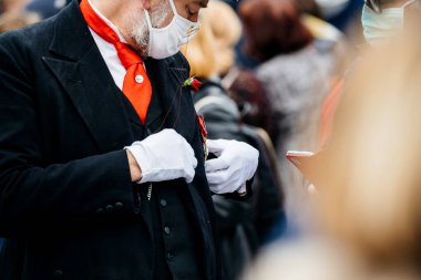 İnsanlar Kleber 'ı tarih öğretmeni Samuel Paty' e saygılarını sunmak için yerleştirdi