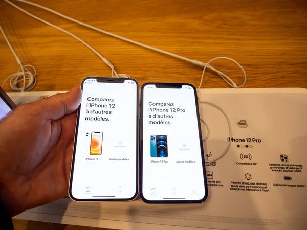 아이폰 12, 아이폰 12 프로 출시 일 비교 — 스톡 사진