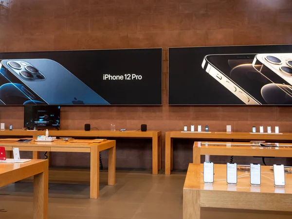 Fırlatma gününde yeni iPhone 12 ve iPhone 12 Pro gösterimde