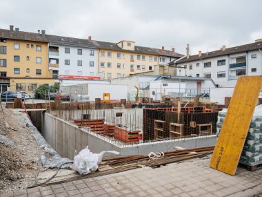 Alman şehrinde apartmanlı inşaat alanı