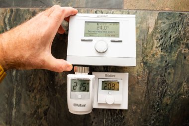 VRC 700f hava durumu termostatları dengeliyor, VR50 termostatik valf