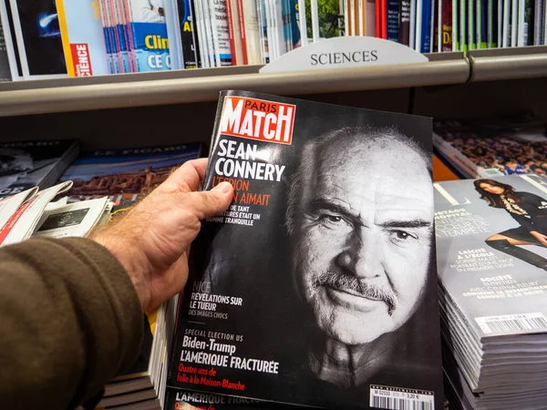 Sean Connery retrato na revista Paris Match — Fotografia de Stock