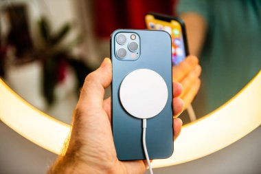 Yeni iPhone 12 Pro Max 5G akıllı telefon modeli Apple Bilgisayarları