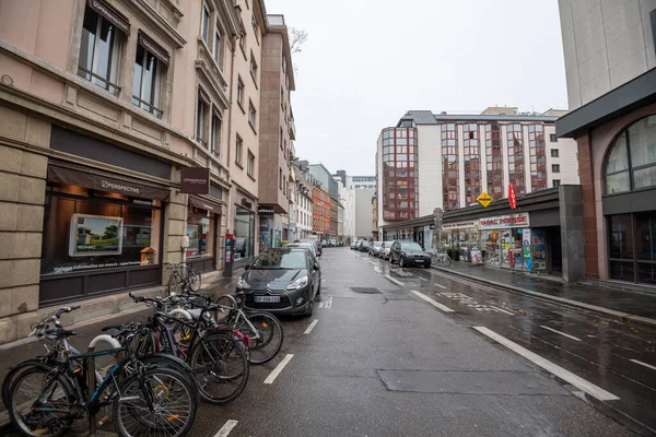 SFranse straten leeg slotdwon als gevolg van COVID-19 pandemie in Frankrijk met — Stockfoto