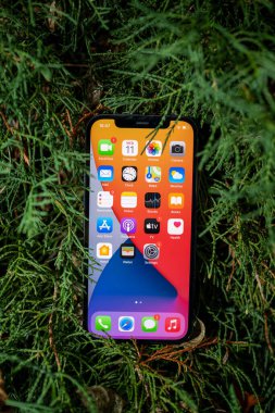 Yeni Apple Bilgisayarları iPhone 12 profesyonel akıllı telefon