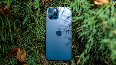 Yeni Apple Bilgisayarları yeni iPhone 12 profesyonel akıllı telefon