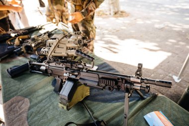 Birden fazla Heckler Koch HK416 saldırı tüfeği tasarlandı ve üretildi.