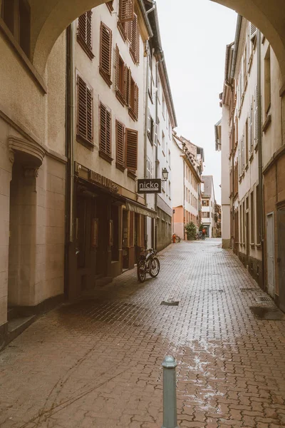 Üres utca a zárlat második hullámában Franciaországban — Stock Fotó