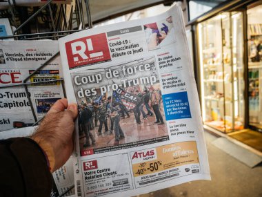 ABD Başkanı Donald Trump 'ın destekçileri tarafından ABD Kongre Binası' na yapılan saldırıyı gösteriyor.