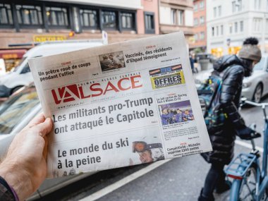 ABD Başkanı Donald Trump 'ın destekçileri tarafından ABD Kongre Binası' na yapılan saldırıyı gösteriyor.