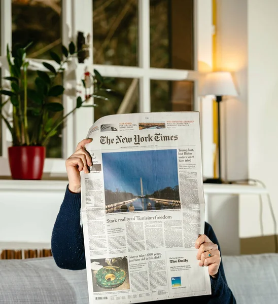 Заголовки с инаугурацией Джо Байдена в качестве 46-го президента Соединенных Штатов Нью-Йорк Таймс — стоковое фото