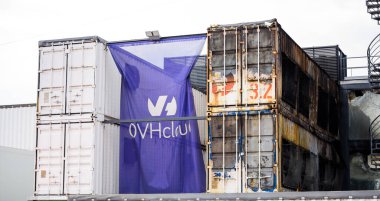 Strasbourg Fransa 'daki Fransız bulut hizmetleri firması OVH Cloud' da çıkan yangınlar üzerine milyonlarca web sitesi çevrimdışı