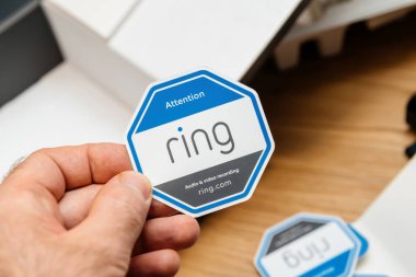 En son Amazon Ring Video Kapı Çanı 3 'ün paketi açılıyor