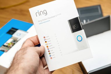 En son Amazon Ring Video Kapı Çanı 3 'ün paketi açılıyor