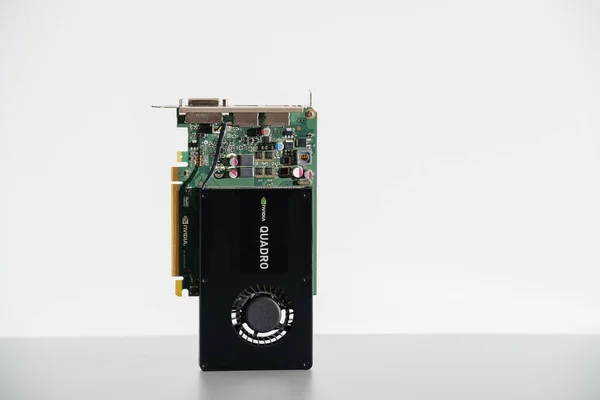 新专业nVidia Quadro K2200 GPU视频卡的etail — 图库照片