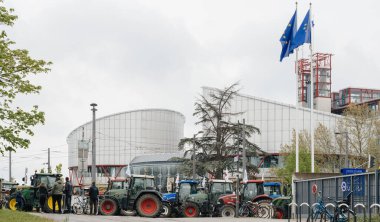 Bin traktör çiftçi protestosu için yola çıktı.