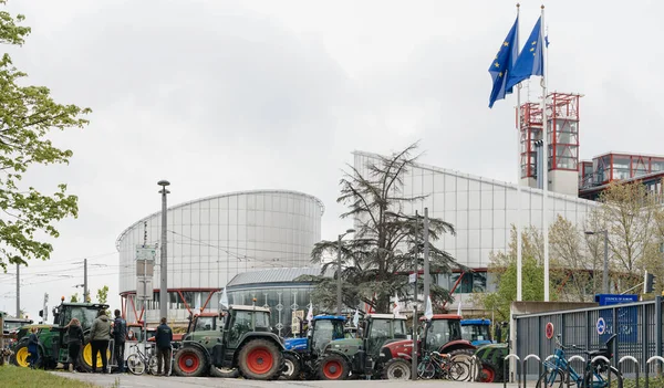 One thousand tractors roll for farmer protest — Stock Photo, Image