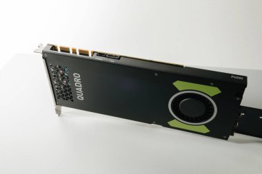 Donanımın güçlü profesyonel GPU bilgisayar kartı değişimi