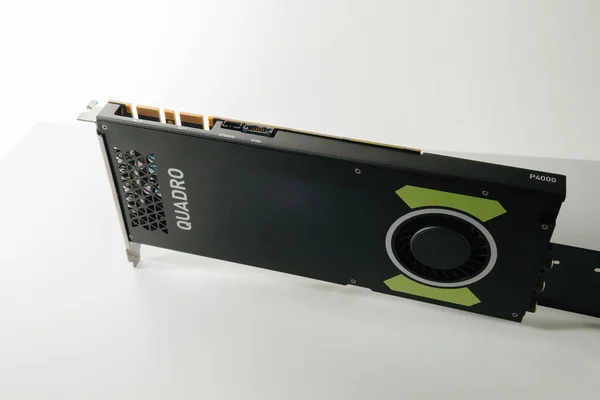 Krachtige professionele GPU computer videokaart vervanging van hardware — Stockfoto