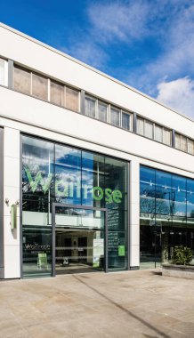 Londra 'nın merkezindeki Waitrose süpermarketinin boş girişi