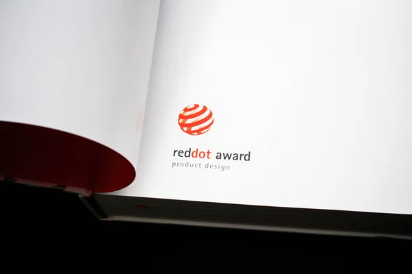 Nowy Rocznik Projektowy REd Dot Product Design the working issue — Zdjęcie stockowe