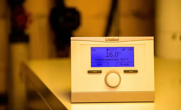 Vaillant VRC 700 controle de aquecimento completo controle inteligente para aquecimento central — Fotografia de Stock