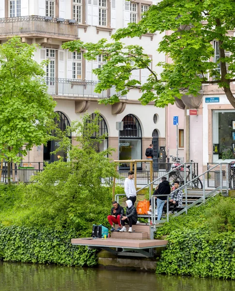 Estrasburgo Francia Mayo 2021 Deliveroo Solo Comer Conductores Beber Descansando — Foto de Stock