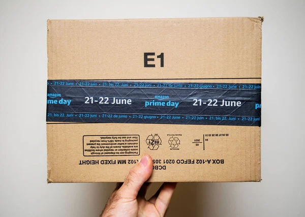 Parcel Amazon Prime Day 21.-22. června největší e-commerce událost na světě — Stock fotografie