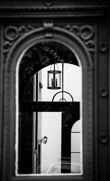 View through the wooden door luxury light — Stock Photo, Image