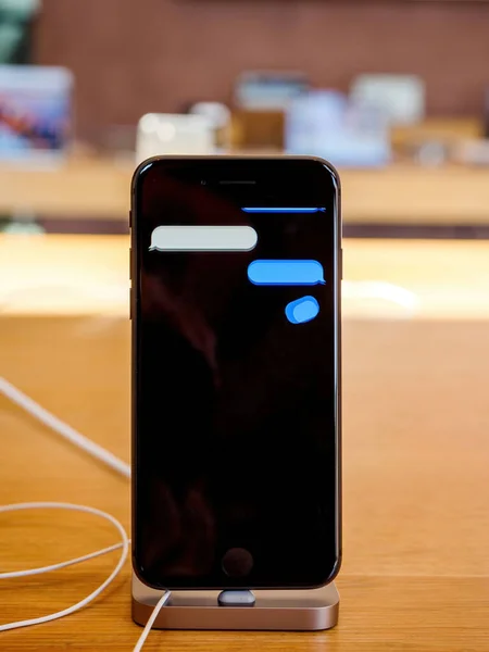Новые Apple Computers iPhone 8 с новой камерой, улучшенные безели и новые приложения — стоковое фото