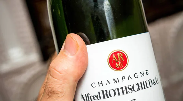 Närbild av Alfred Rothschild och Company champagne flaska — Stockfoto