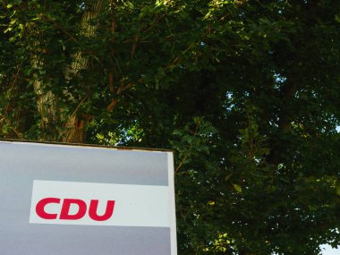 CDU 'nun şansölye adaylarıyla Armin Laschet' in arge seçim posterleri.